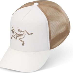 Arc'teryx Bird Curved Brim Trucker Hat | Curved-Brim Performance Trucker